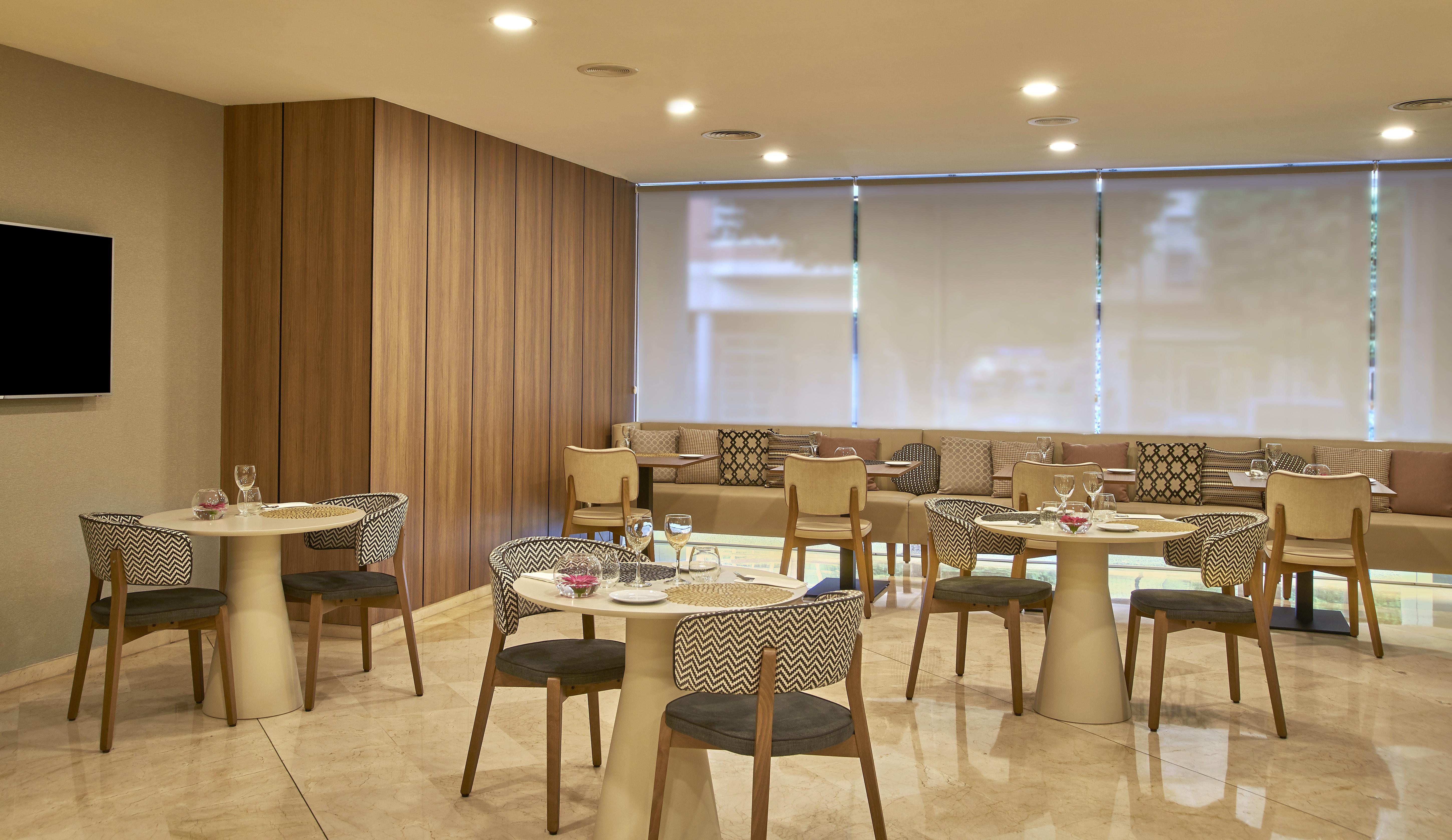 Nh Ciudad De Valencia Hotel Екстериор снимка
