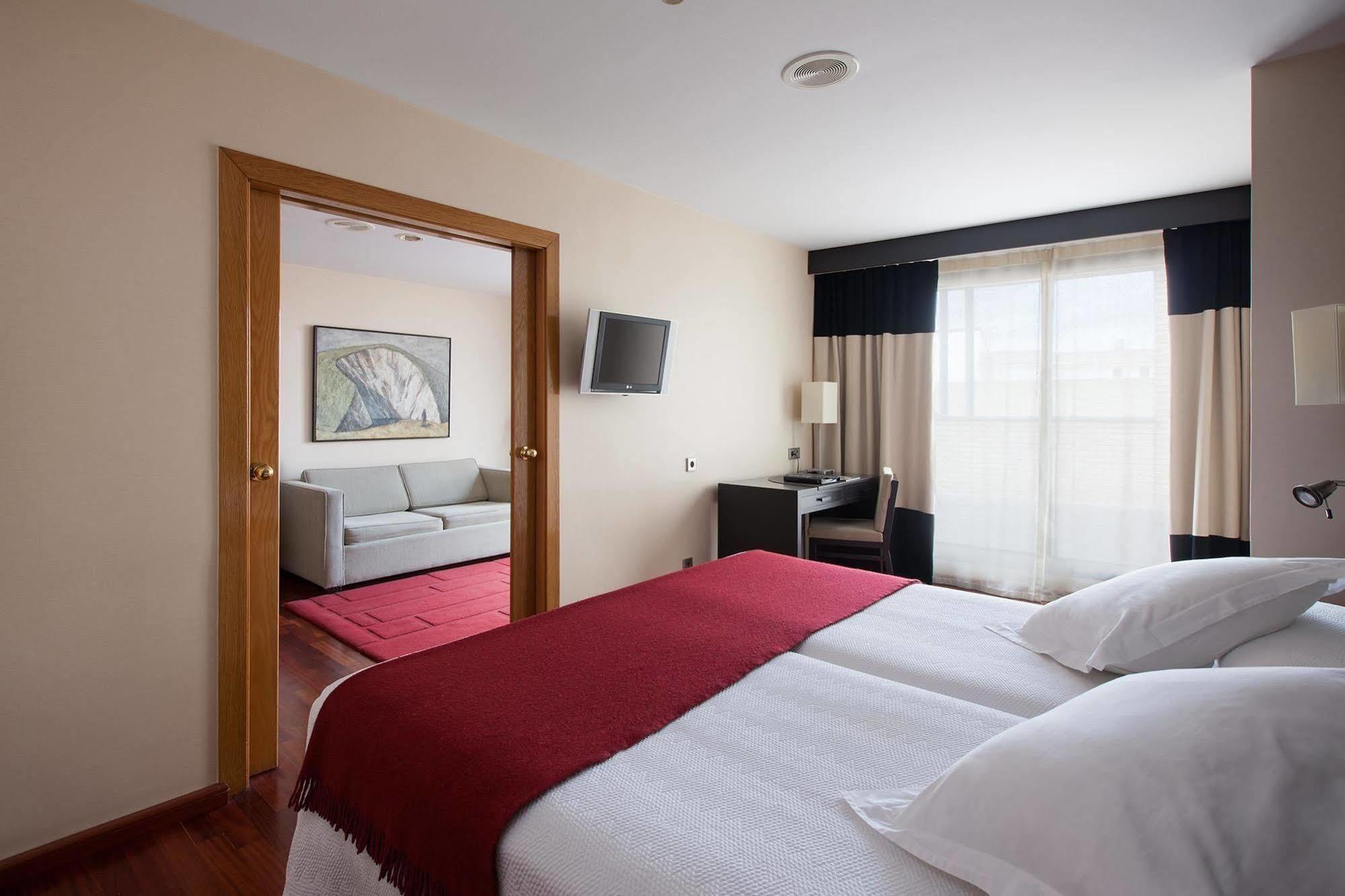 Nh Ciudad De Valencia Hotel Екстериор снимка